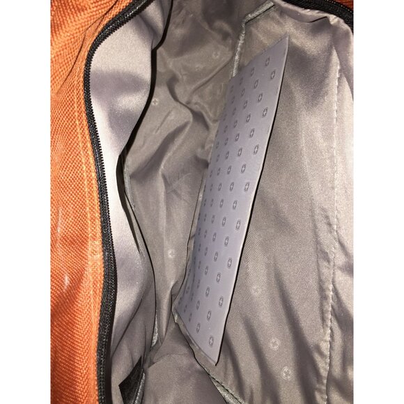 Swissgear Wenger Brown Travel Duffel Bag With Multiple Compartments & Adjustable - Picture 4 of 5